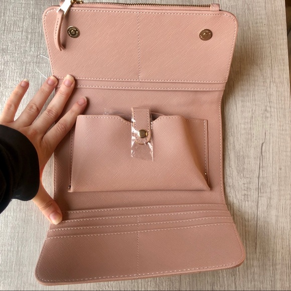 Francesca’s Olivia Classic Saffiano Wallet - Pink - Picture 4 of 12